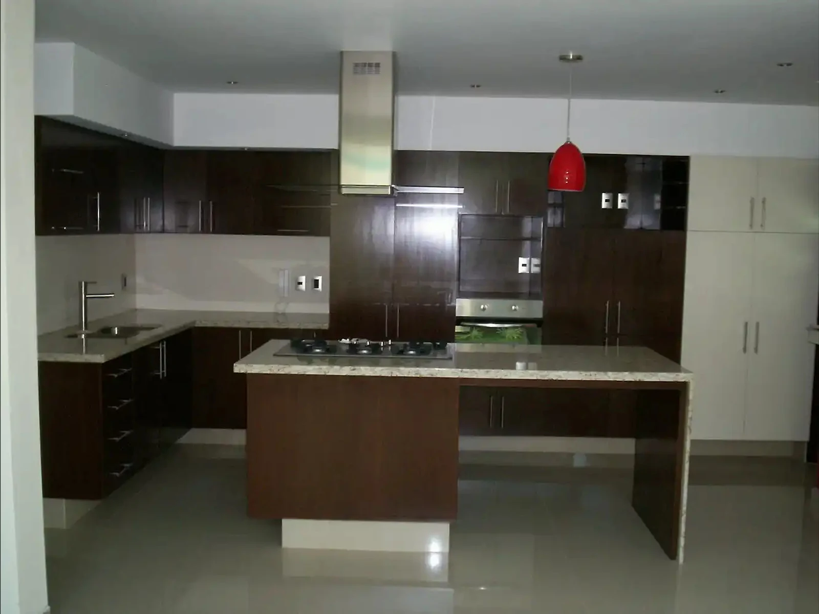 Fraccionamiento Tules — Cocina con isla